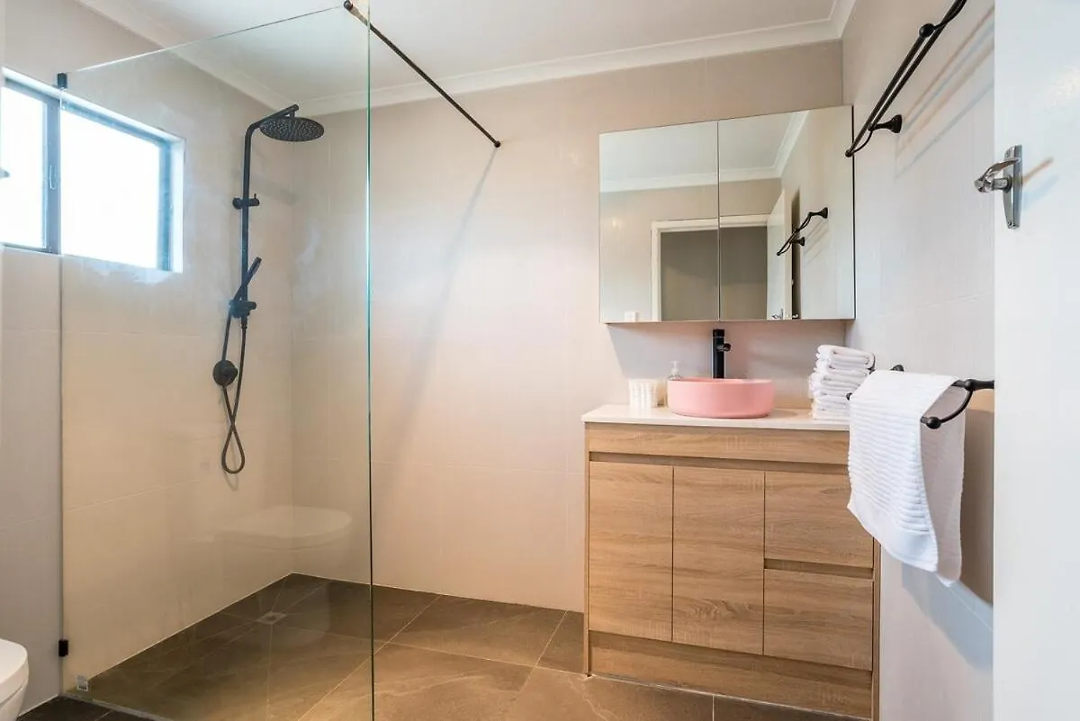 Tranquil 3 Bedroom Modern Style House In Sunnybank Brisbane