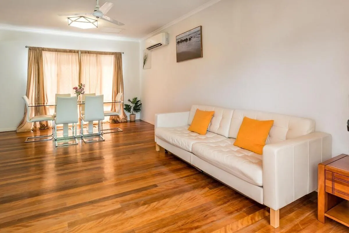 Tranquil 3 Bedroom Modern Style House In Sunnybank Brisbane Holiday home