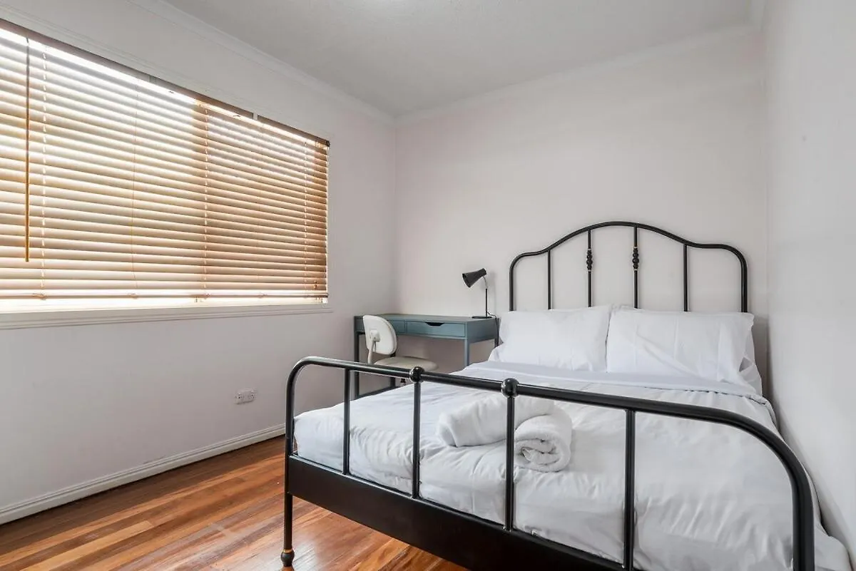 Holiday home Tranquil 3 Bedroom Modern Style House In Sunnybank Brisbane Australia