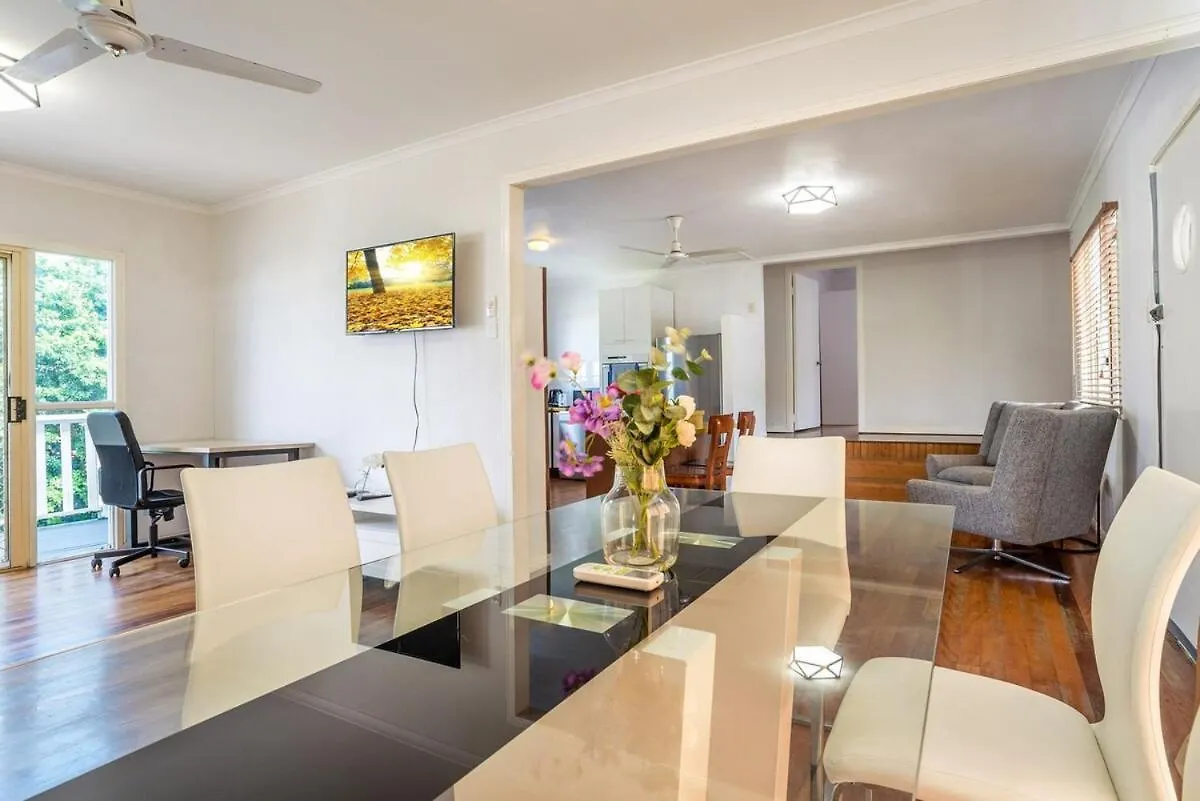 Holiday home Tranquil 3 Bedroom Modern Style House In Sunnybank Brisbane