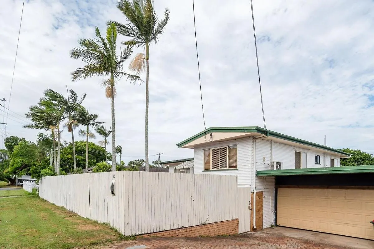 Tranquil 3 Bedroom Modern Style House In Sunnybank Brisbane