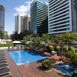 Royal On The Park Hotel